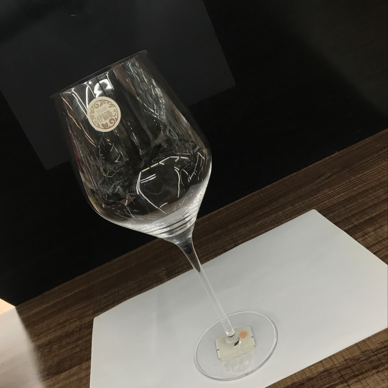 High-end crystal cups, high-end wine glasses, high-end juice cups, high-end gift boxes 005/B Application Scenario