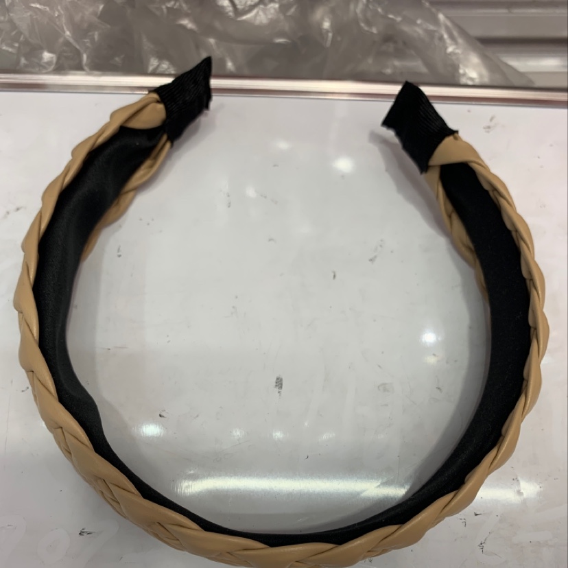 2021年新款韩版时尚网红爆款
皮头扣3471