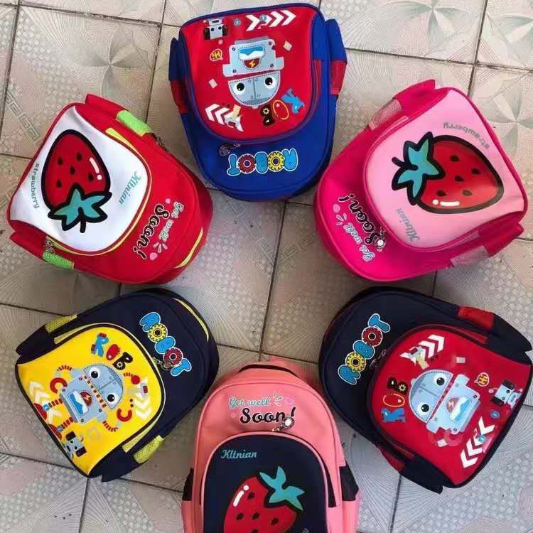 Customized wholesale of kindergarten schoolbags with printed characters for children aged 3 to 5 to 7, including large, medium and small classes, and customized logos for training classes