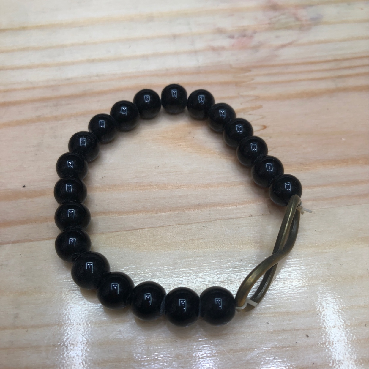 A Figure 8 Bracelet details Picture