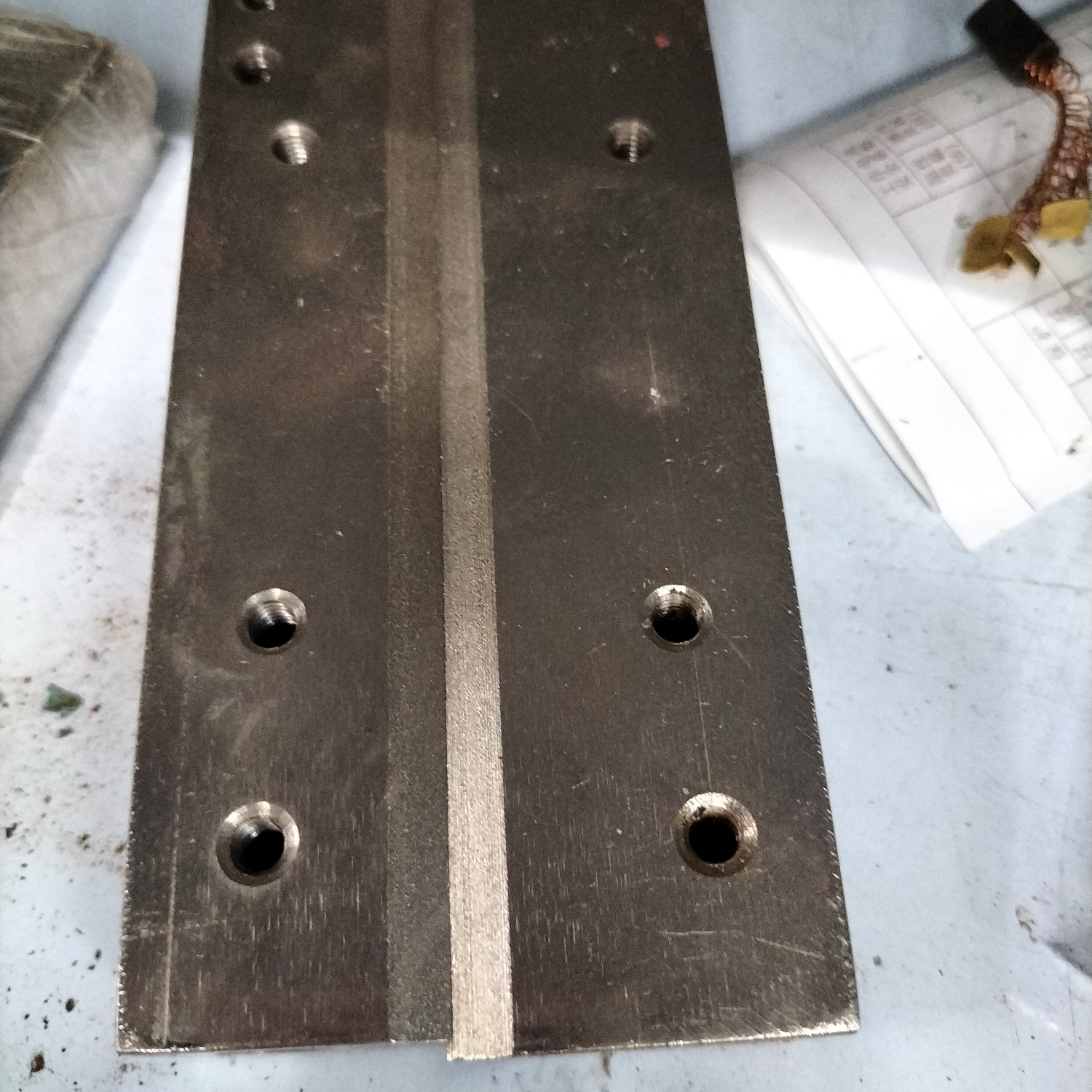 Transverse sealing die
