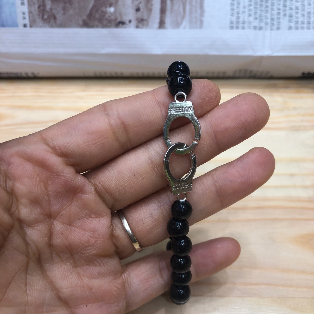 Bead Bracelet With Hand Button details Picture