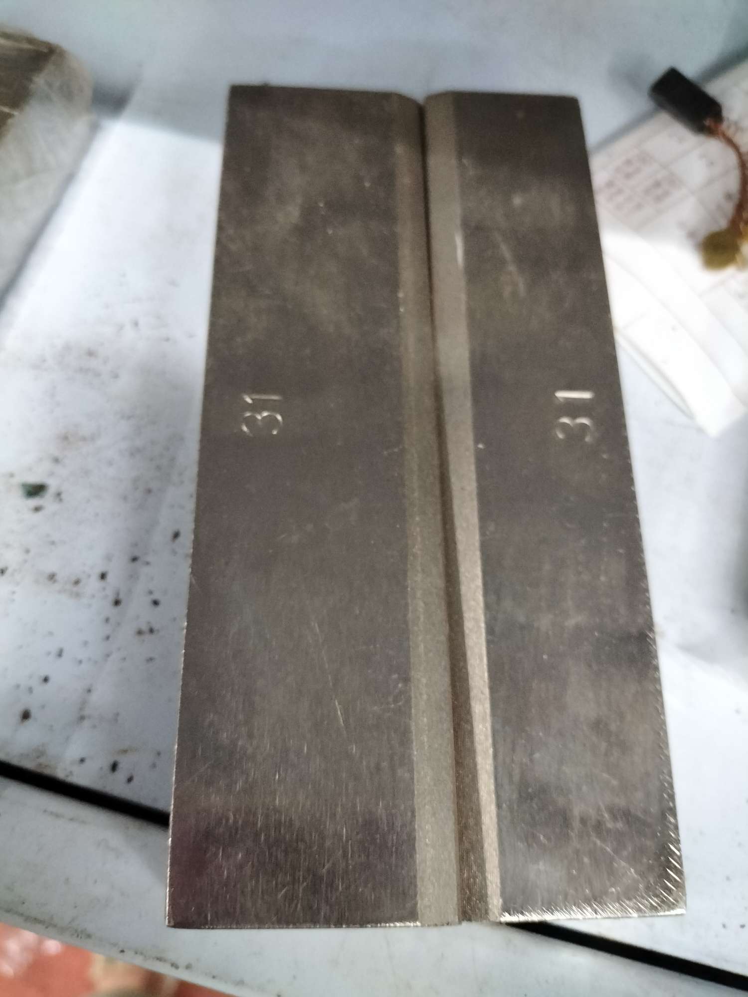 Vertical sealing mold Application Scenario