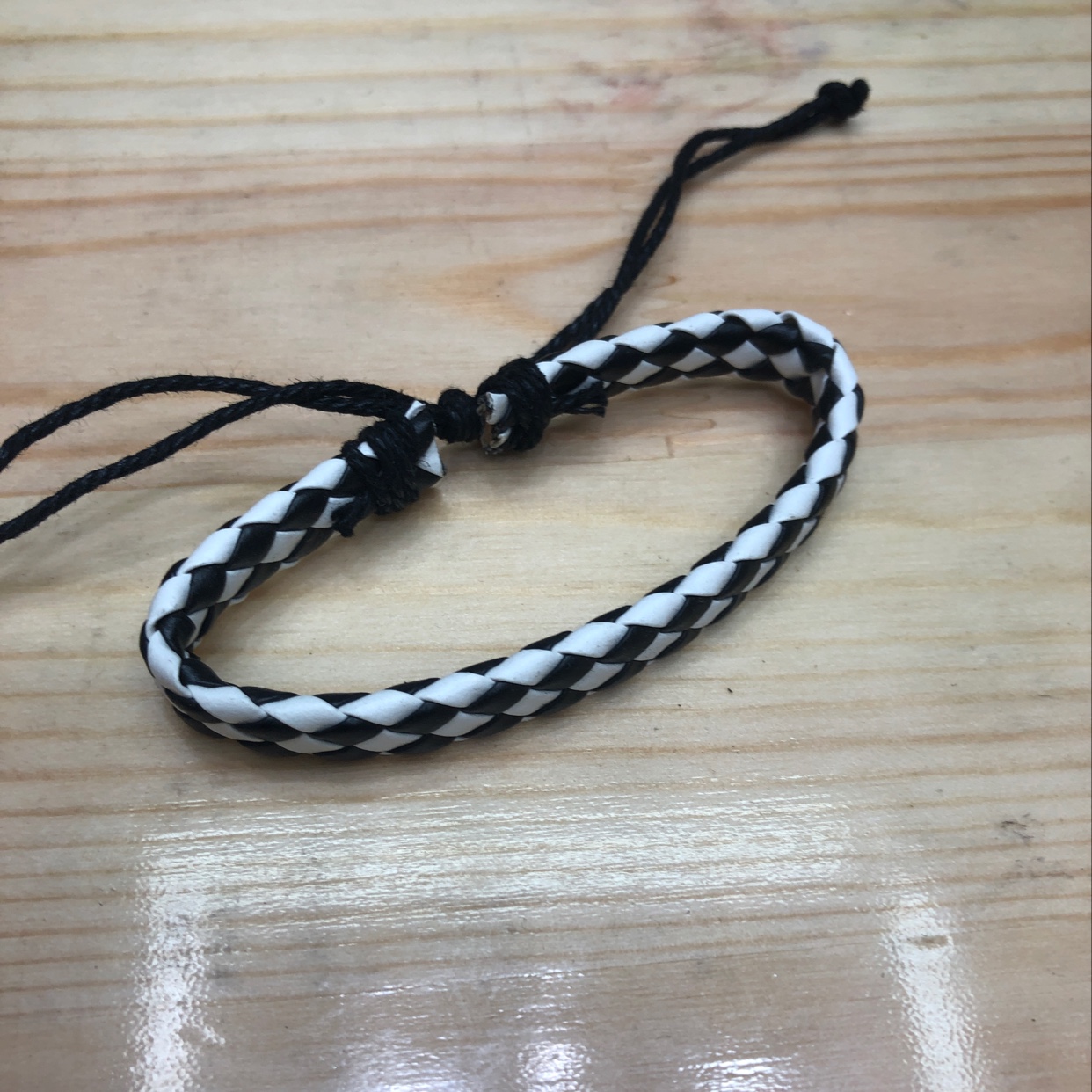 Pu Woven Bracelet details Picture