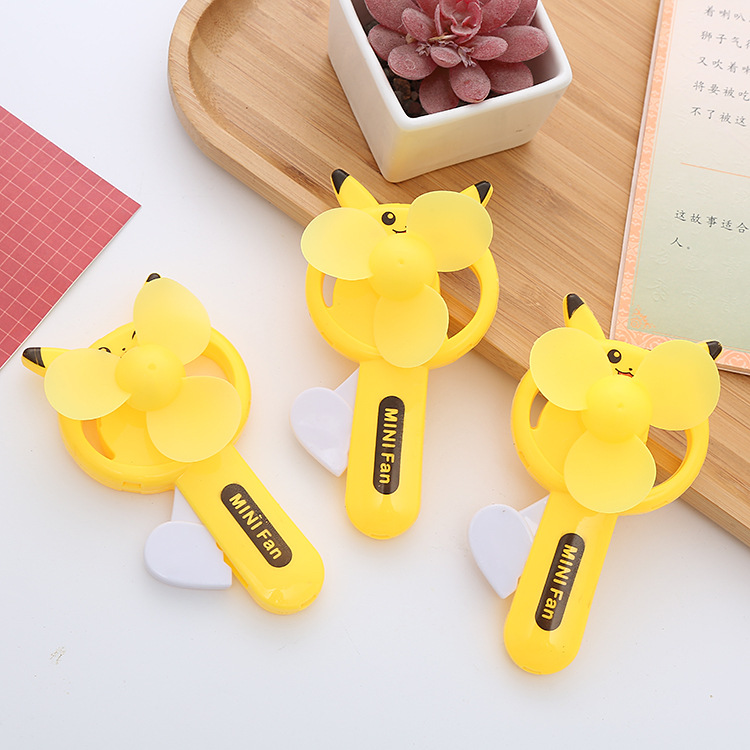 可爱皮卡丘卡通手摇风扇手压手动迷你风扇便携随身手持风扇地推玩具批发