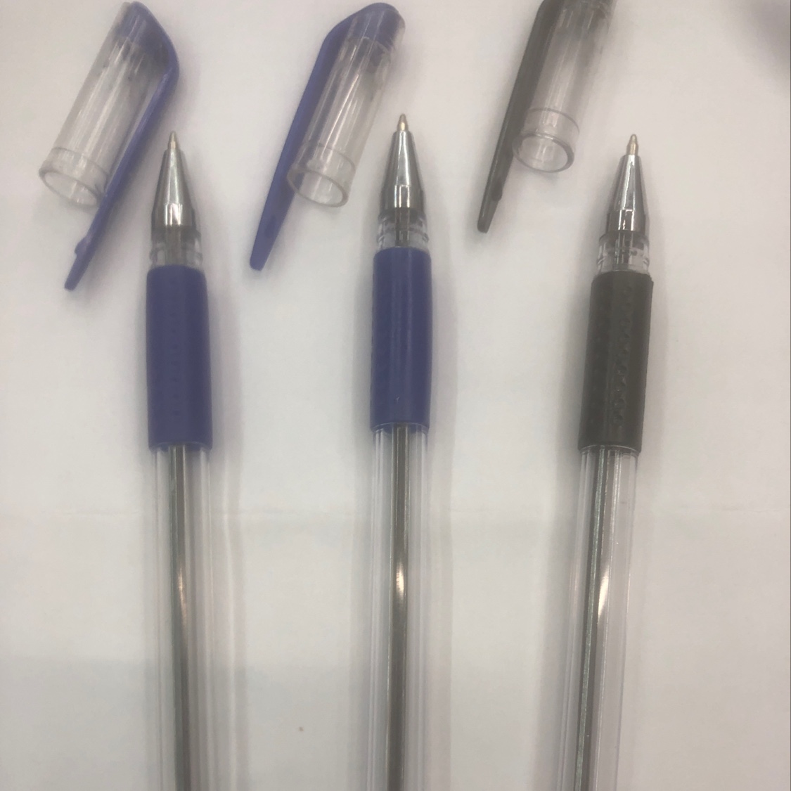 A basket of 102-48 ballpoint pens details Picture