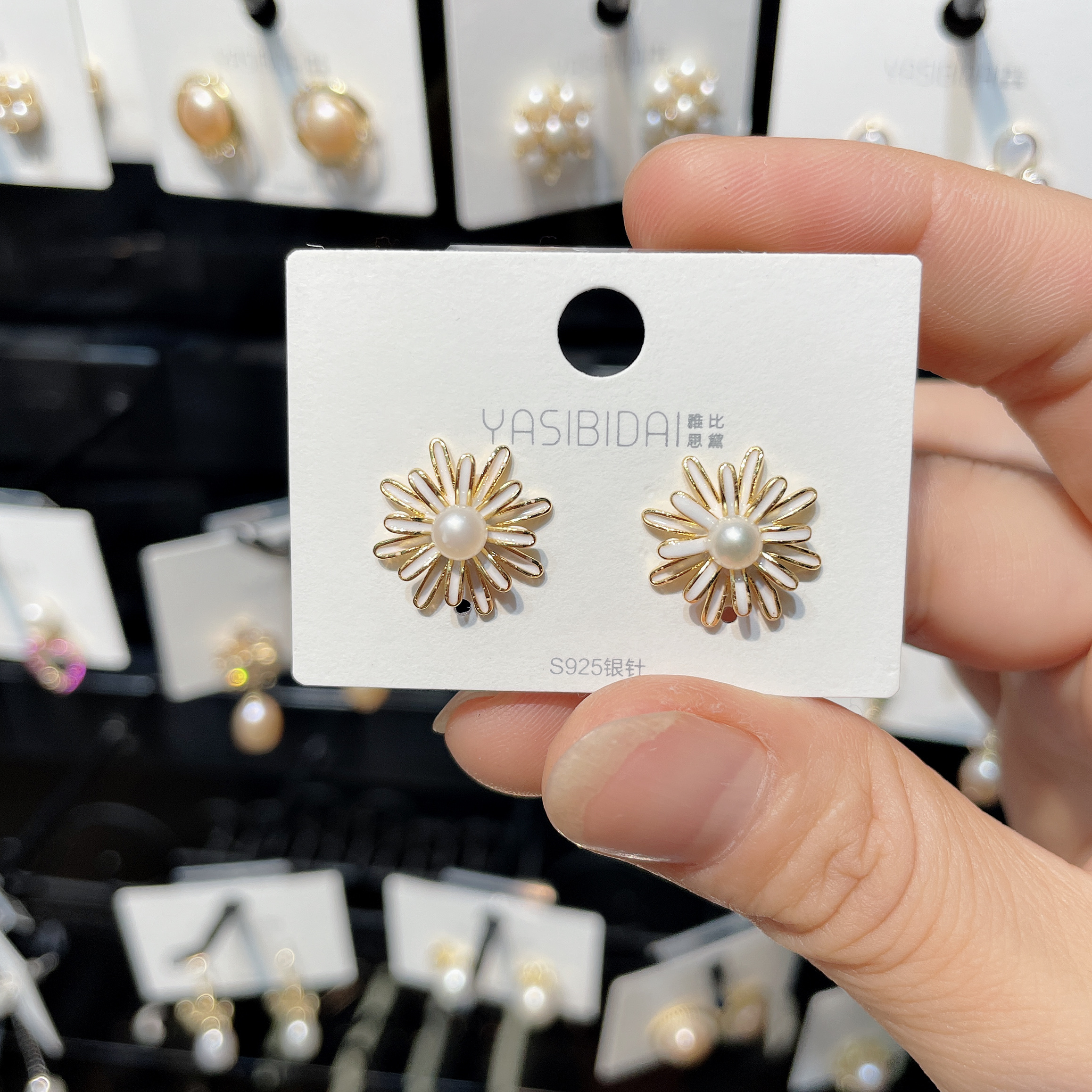 小雏菊耳钉细节图