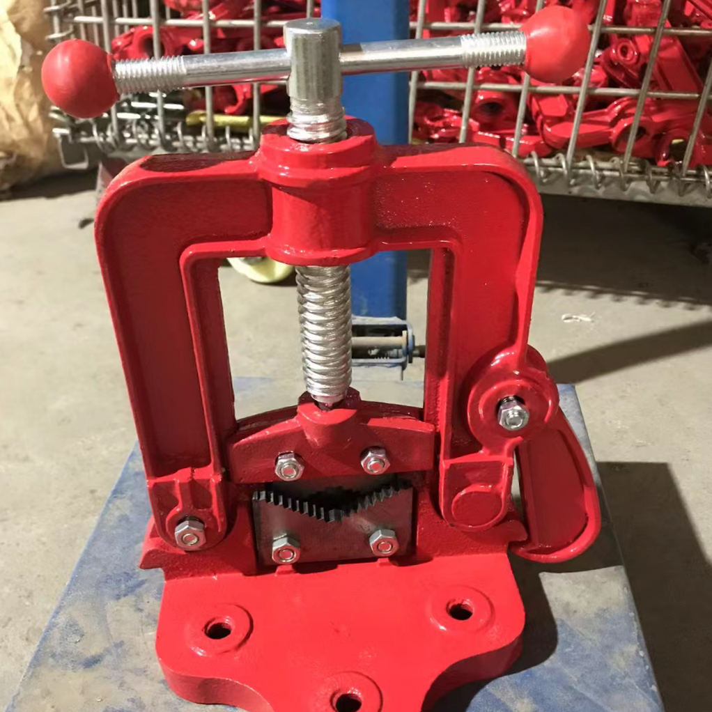 Tap thread wrench holder Wire filing Locomotive wire machine Pipe tool Pipe bench vice pipe cutter steel pipe plastic pipe wire turning locomotive wire head screw tool Pipe stranding plate pipe die thumbnail