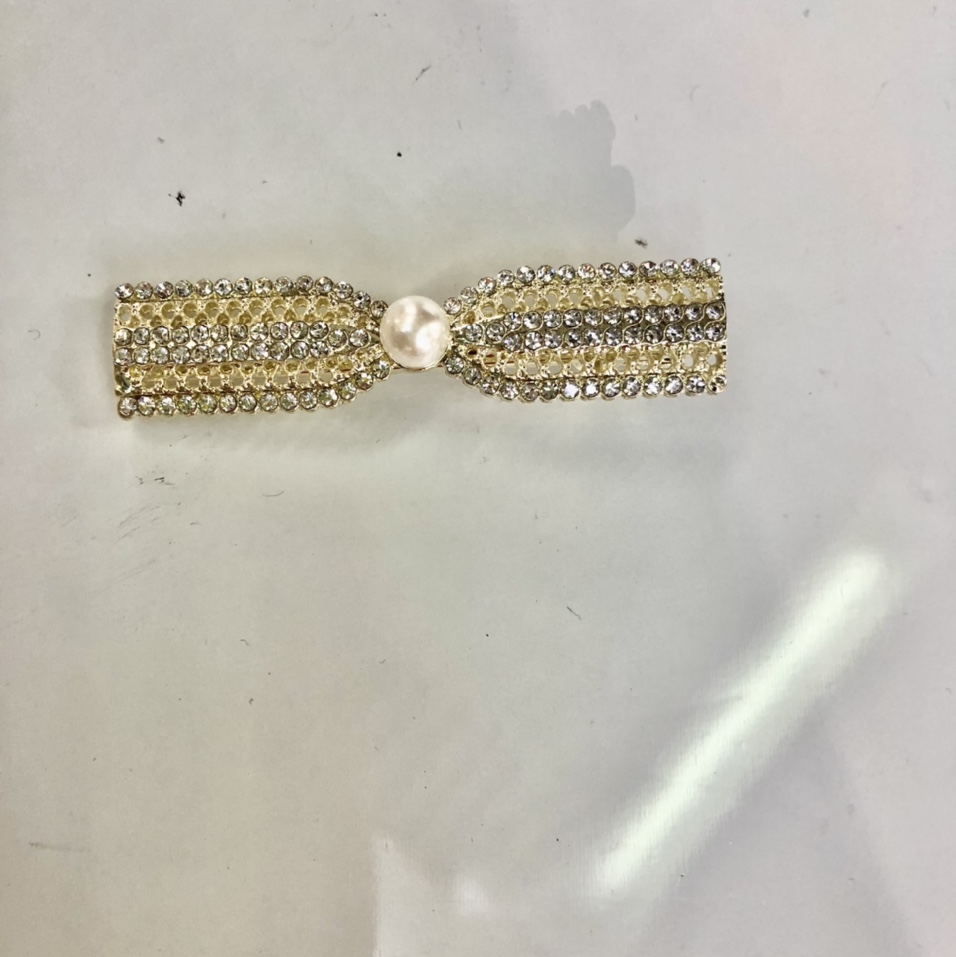 Korean version white diamond duckbill clip, large bangs hair clip, hair accessory, water diamond coil, hair clip, top clip, edge clip, broken hair clip, hair pin, rectangular flower