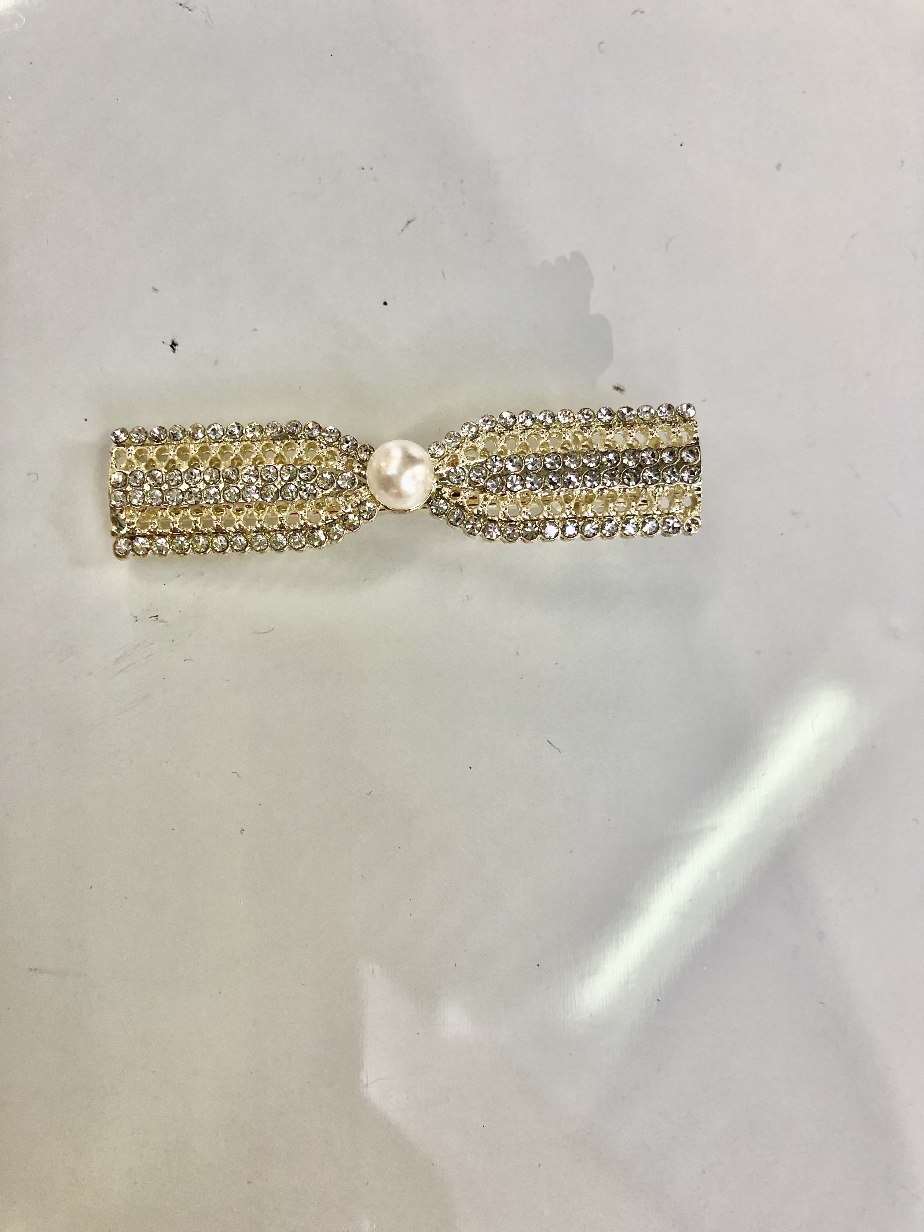 Korean version white diamond duckbill clip, large bangs hair clip, hair accessory, water diamond coil, hair clip, top clip, edge clip, broken hair clip, hair pin, rectangular flower details Picture