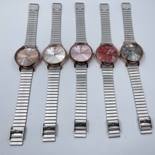 女士高档手表，钢带品质好，时尚手表