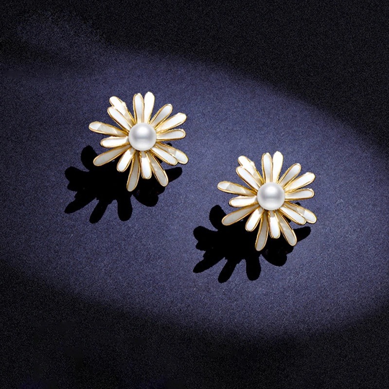 雅思比黛0019飞花如舞铜饰S925耳环女小雏菊耳钉花朵款韩国气质淡水珍珠耳饰