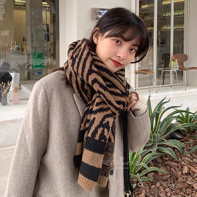 Knitted Web Item Picture
