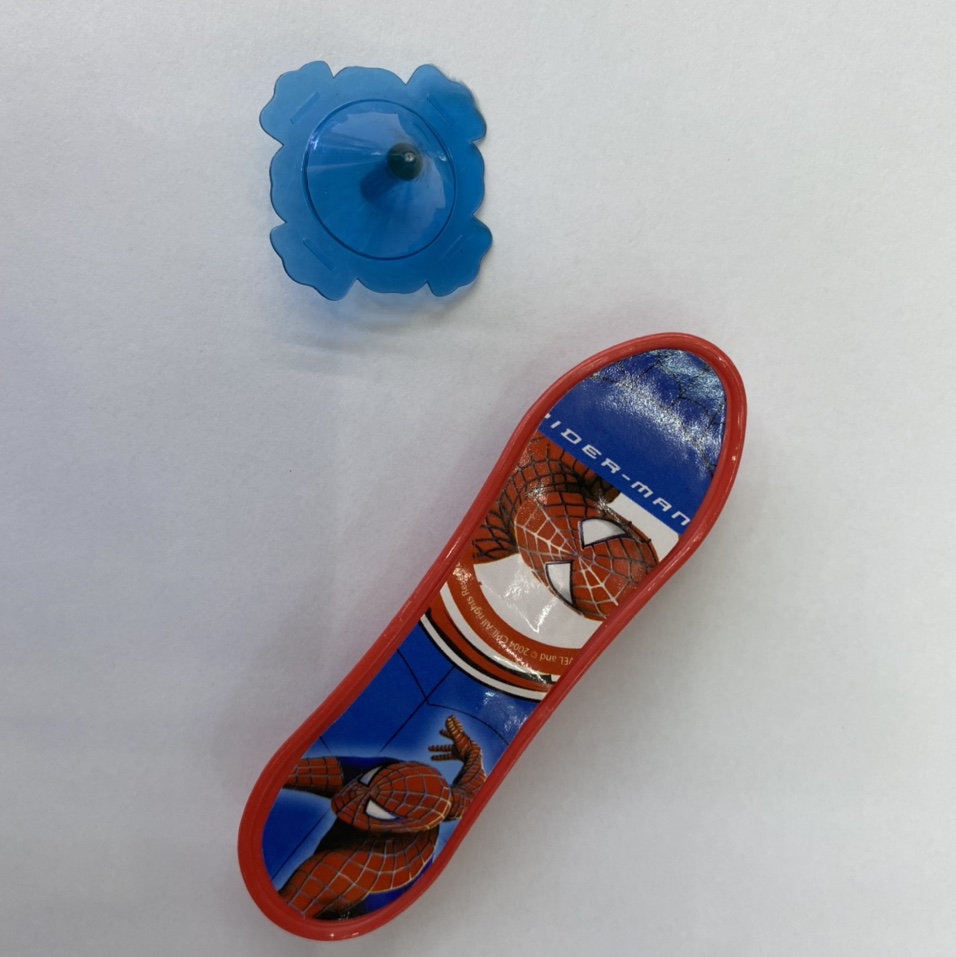 Stand de piso de comercio exterior venta caliente para niños colgante placa colgante tarjeta juguetes scooter + gyro