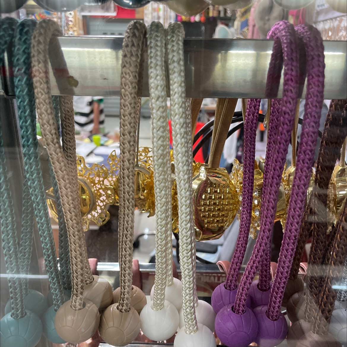 Curtain straps, magnetic buckles, magic ball magnetic buckles Application Scenario