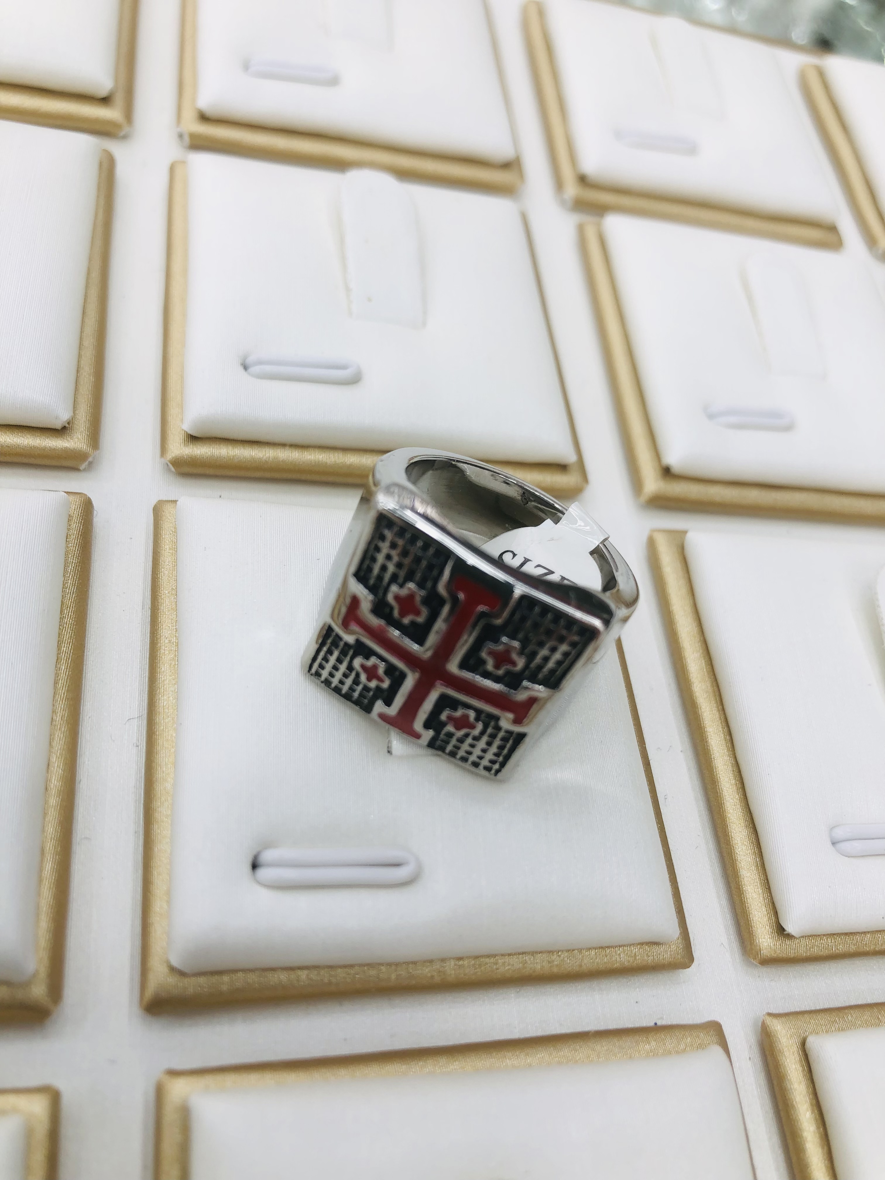 Stainless steel men's ring with oil drip cross Application Scenario