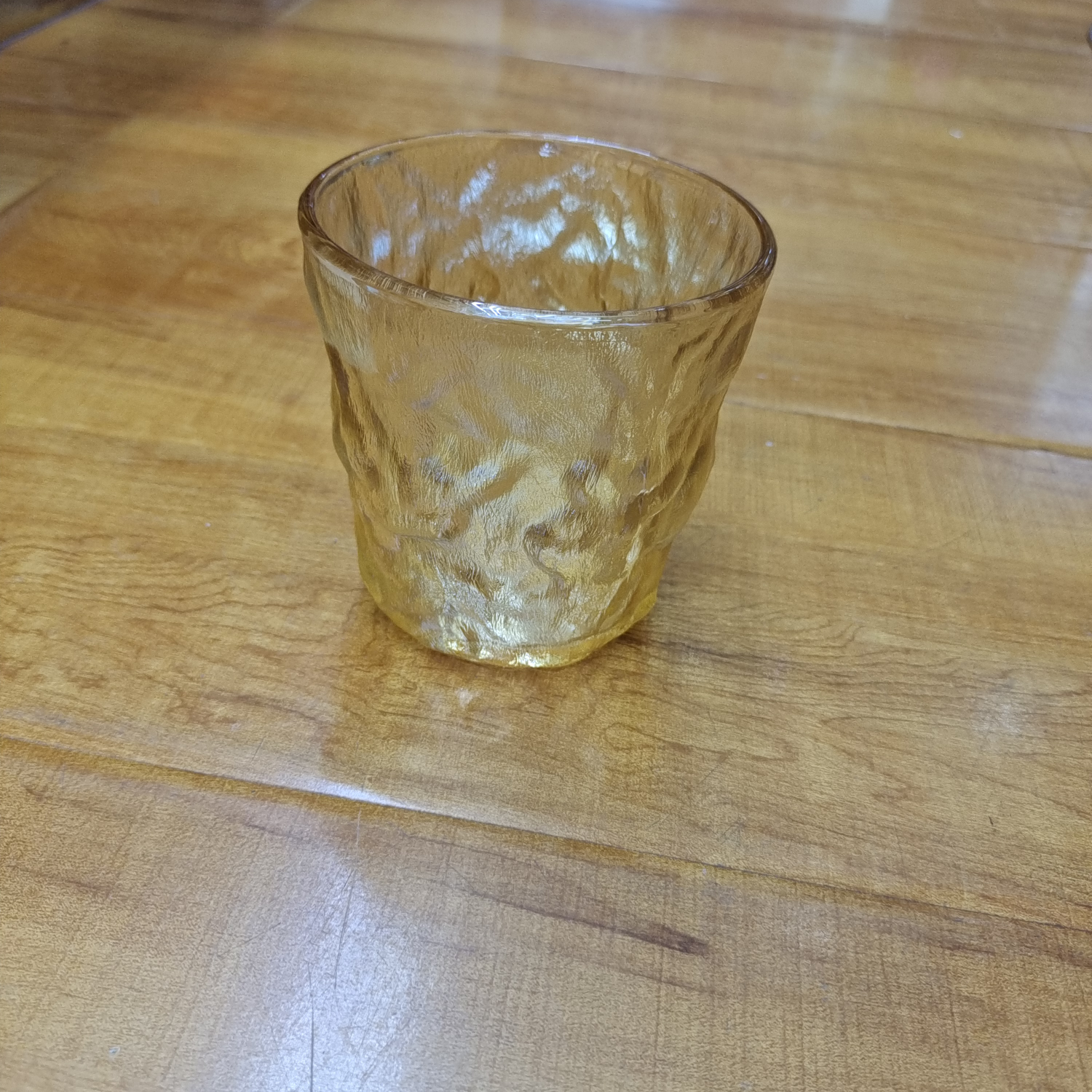 国际商贸城D区3楼4街7998-琥珀89093