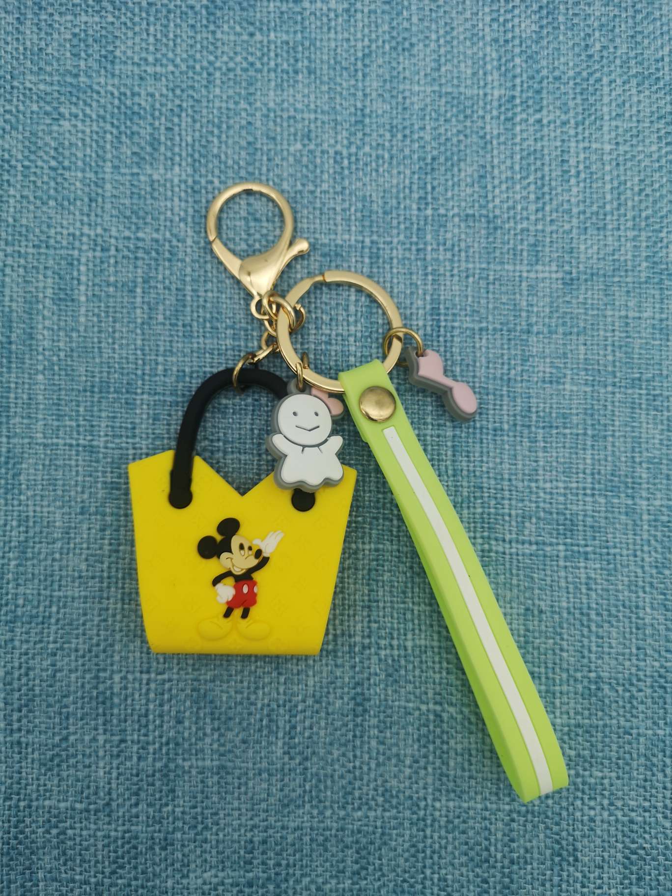 Yellow Bag Soft Glue Pendant details Picture