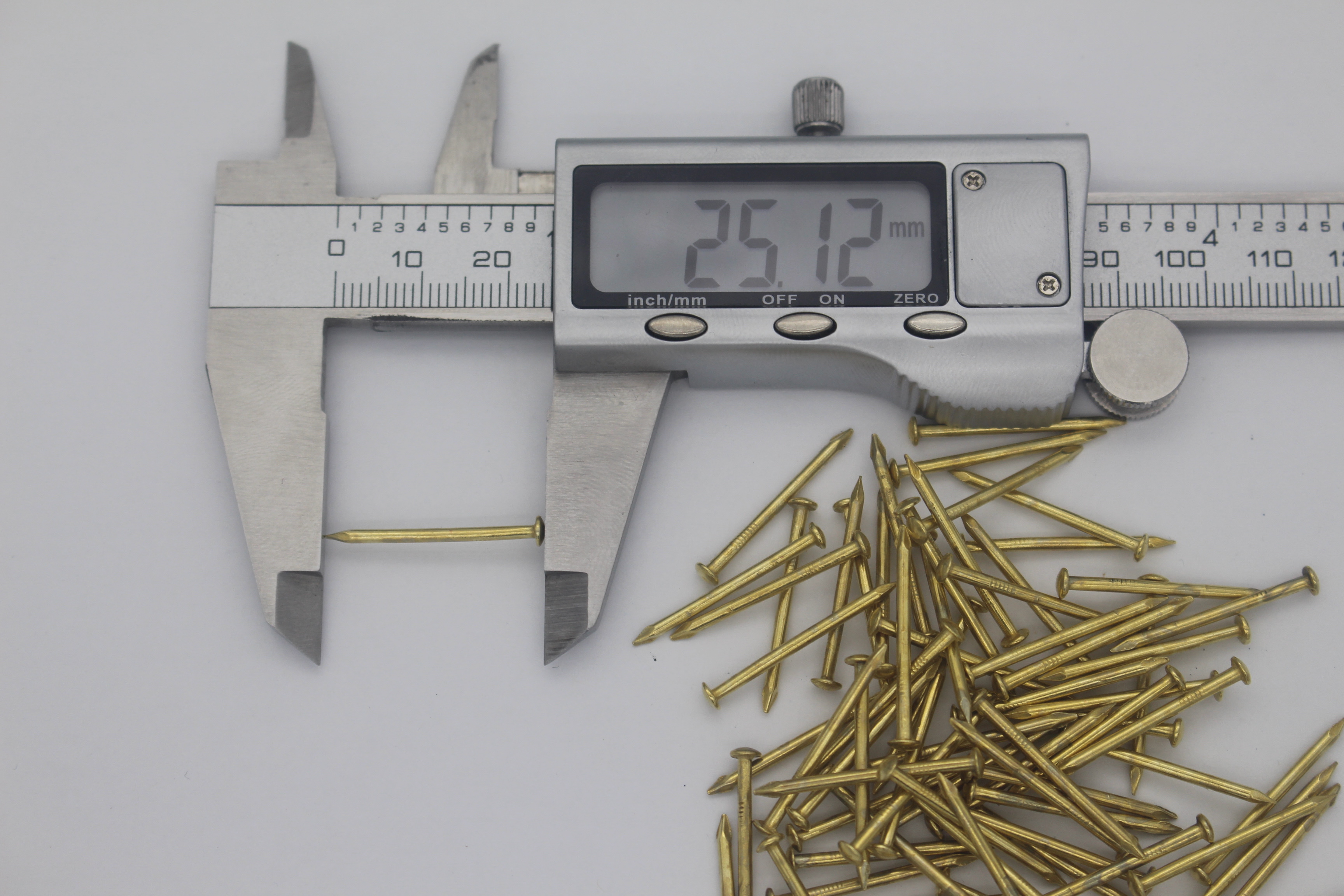 1.6*25mm round head nails (yellow), 3 jin per box, minimum purchase 1 box, available in stock Specification image