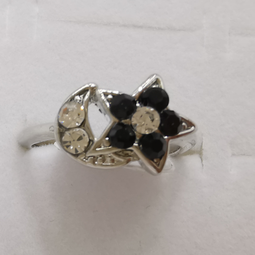 Black diamond-star alloy ring