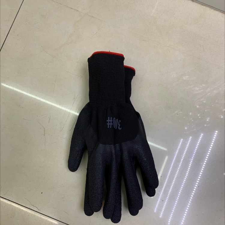 劳保手套，丁腈手套，乳胶手套，黑色起皱图