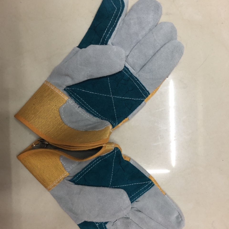 Gato Gloves
