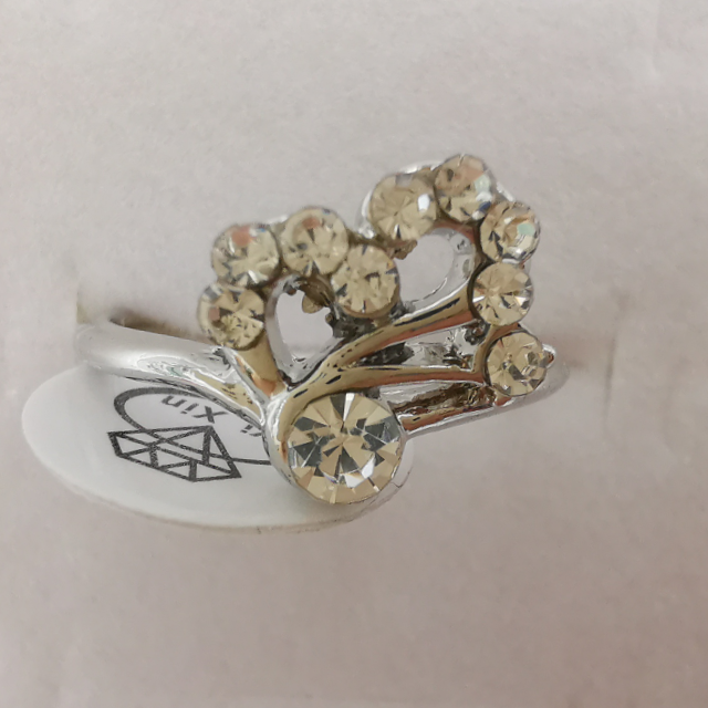 Rhinestone alloy ring 4 plated white k