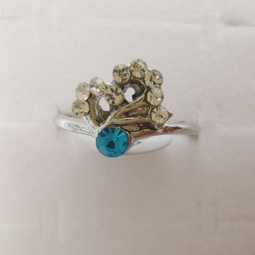 Rhinestones and gold rings 2 plated white k