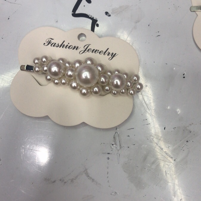 Pearl bobby Pin 2
