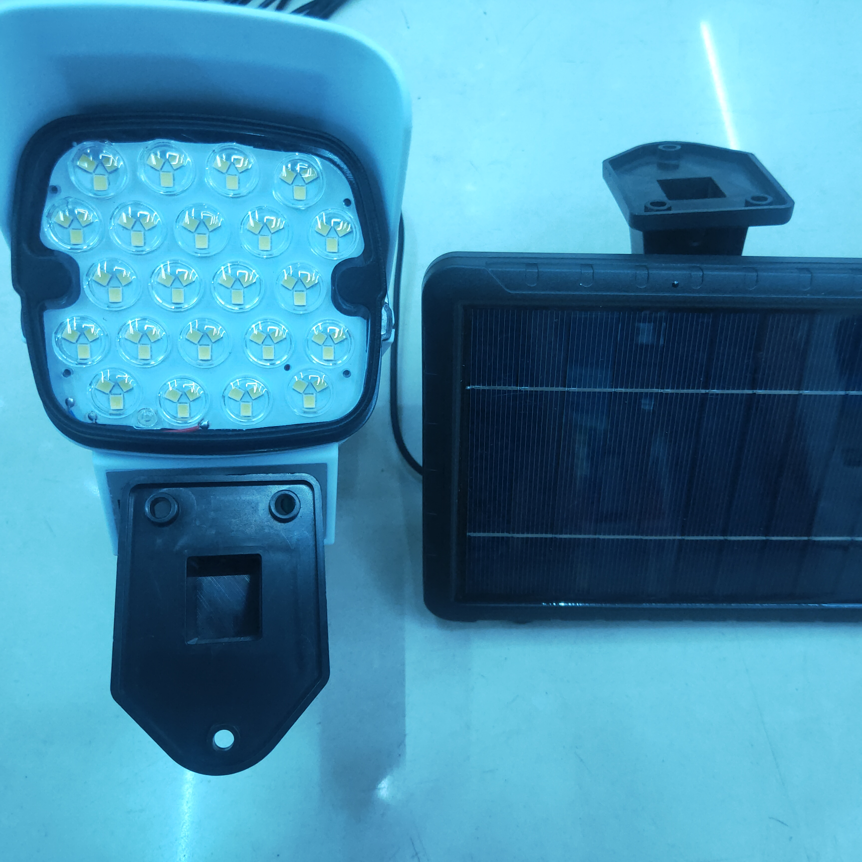 JLP-2177A66灯摄像头太阳能分体感应灯
JLP-2178A77灯摄像头太阳能分体感应灯