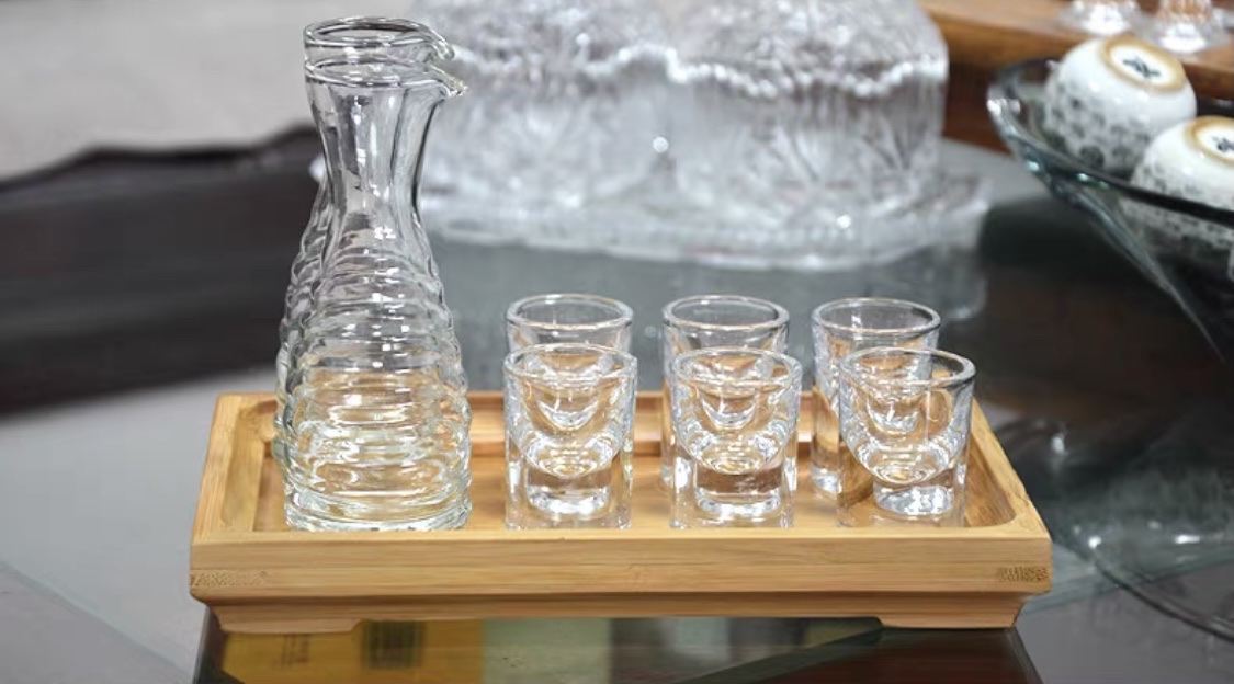 Household lead-free glass wine dispenser, 100-milliliter transparent liquor dispenser, small wine glass detail image 4