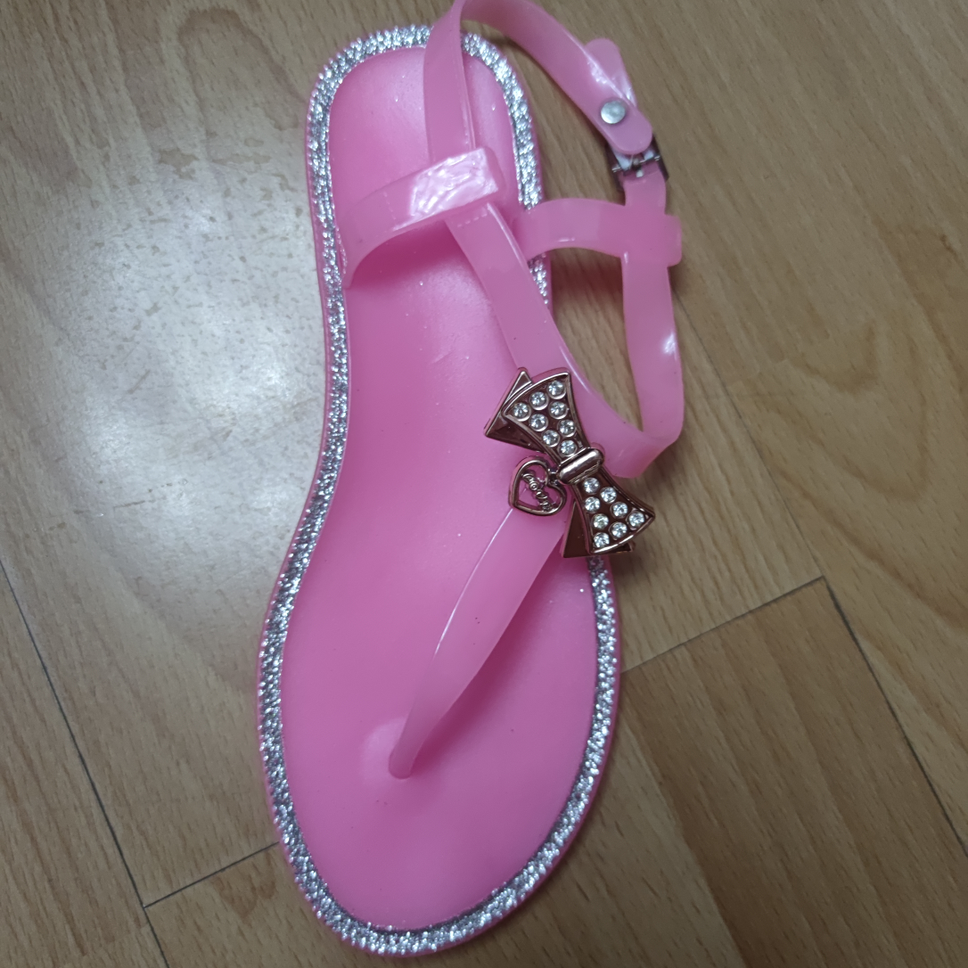 Crystal shoes in rose red