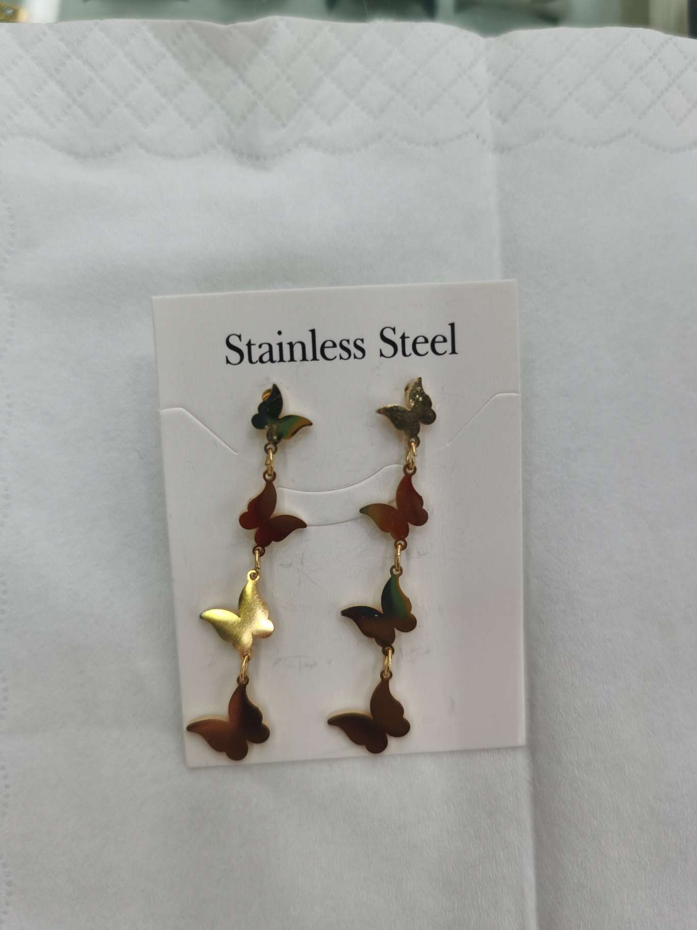Titanium steel earrings detail image 1
