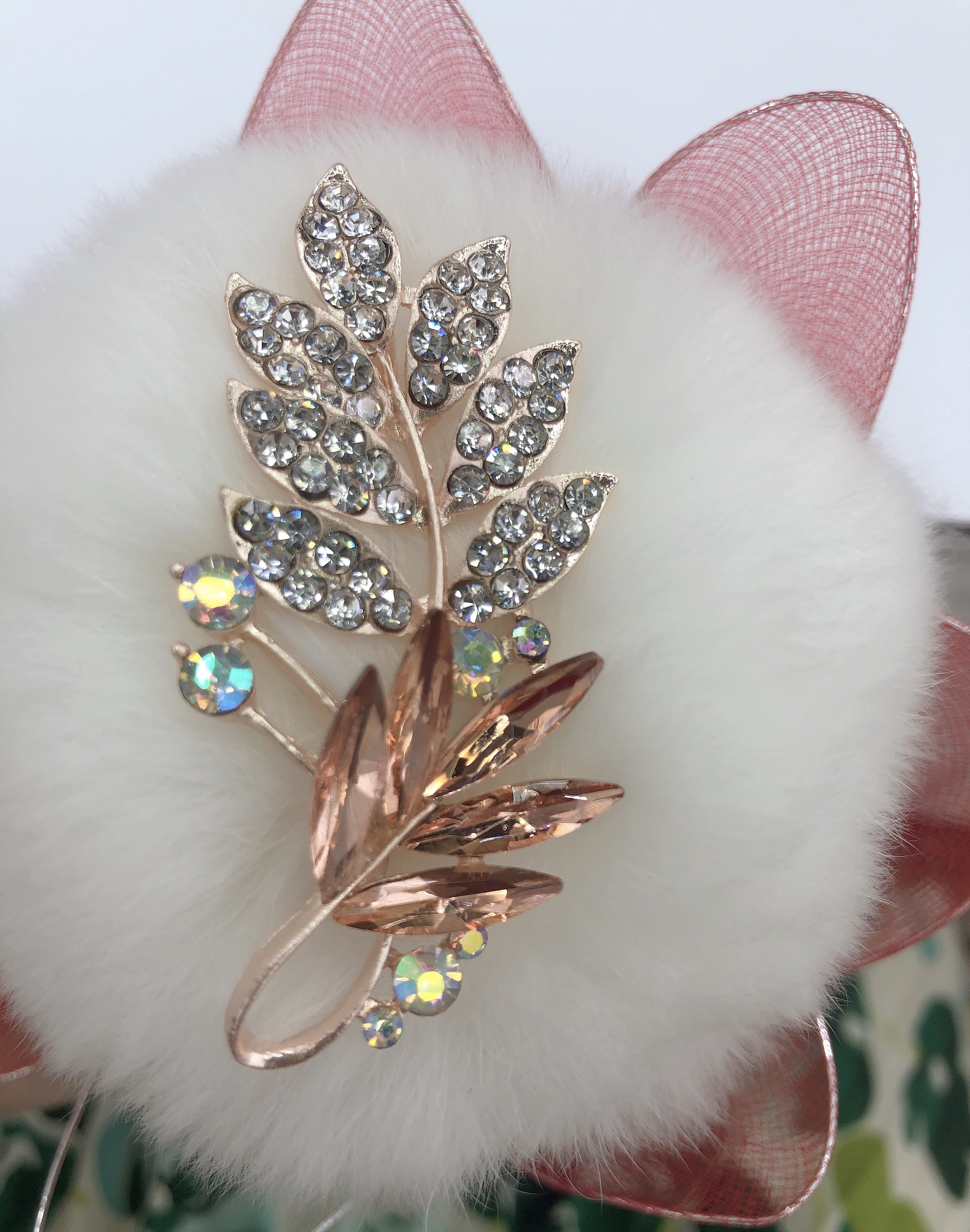 Coats, overcoats, brooches, Korean-style, unique, elegant, fashionable, versatile, trendy and luxurious clothing Application Scenario