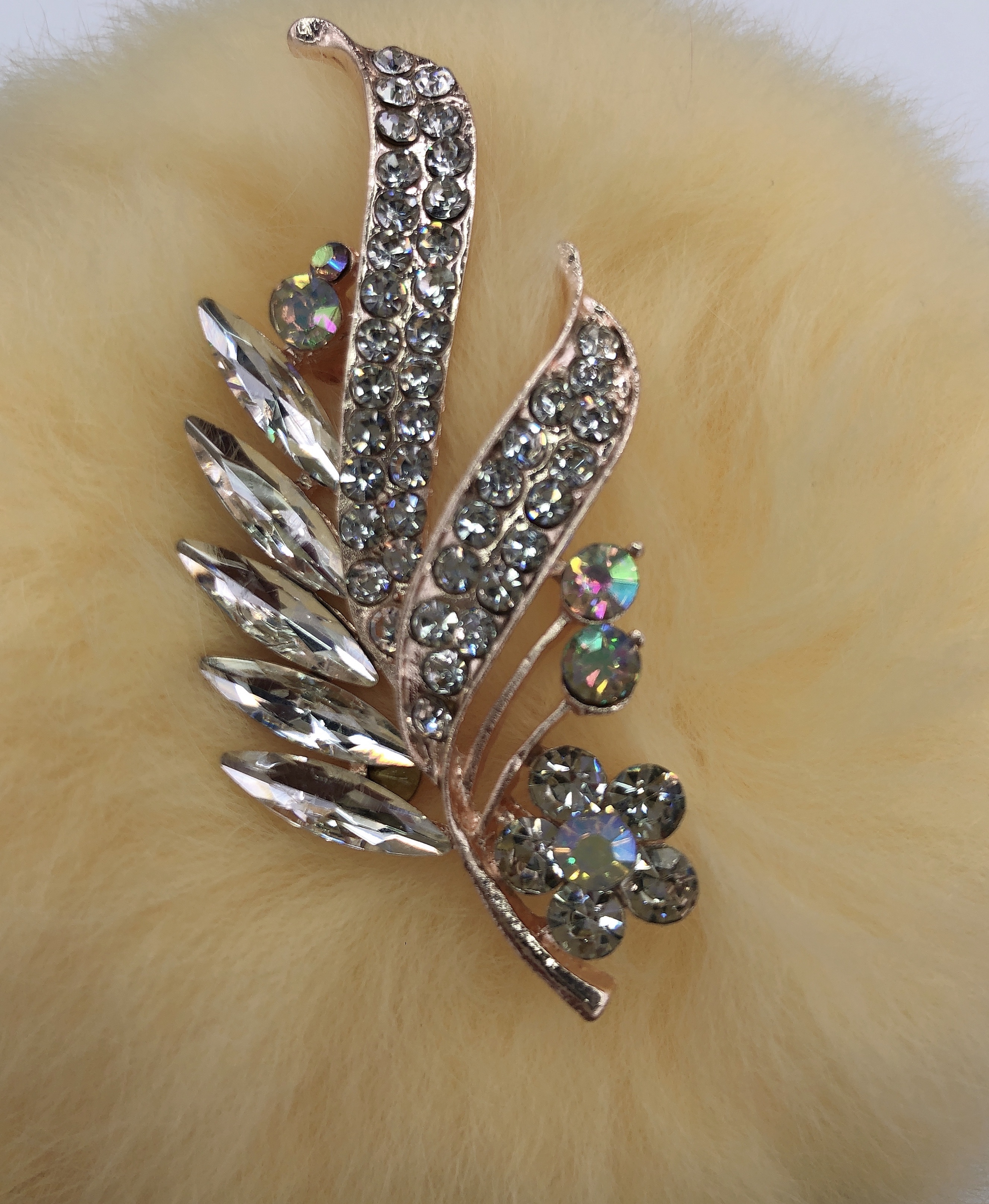 Leaf 🍂 high-end brooch coat, pin cardigan sweater coat, Korean-style luxurious and elegant clothing Specification image