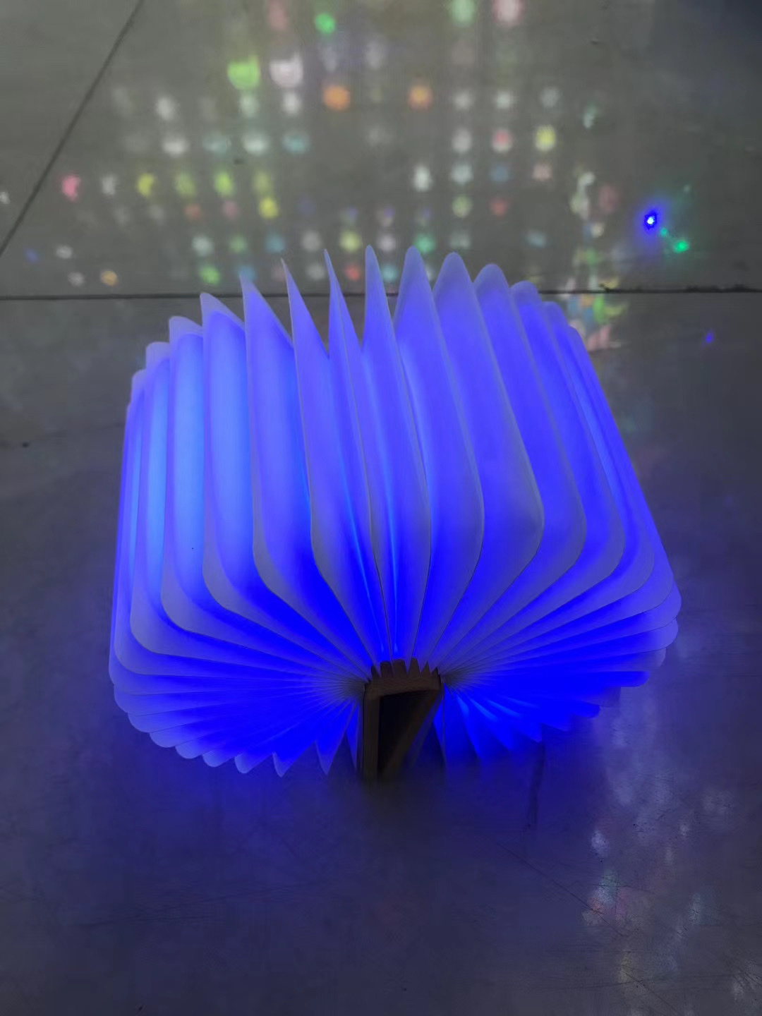 Book Lamp 228 Application Scenario