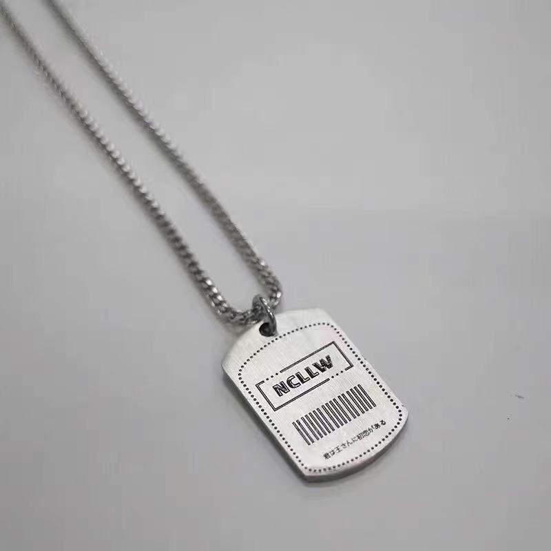 方牌吊坠项链男潮嘻哈个性复古钛钢饰品挂件细节图