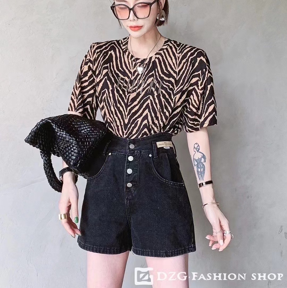 Leopard print top