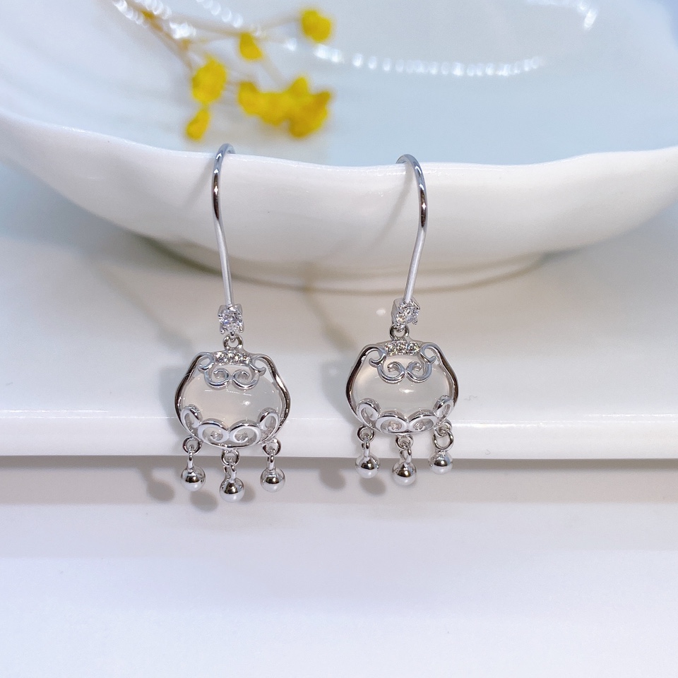 Ear stud -19