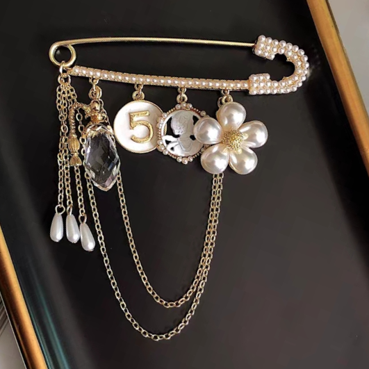 Brooch high-grade ins fashion temperament everything fashion elegant pearl pin fixed clothes light luxury women accessories suit