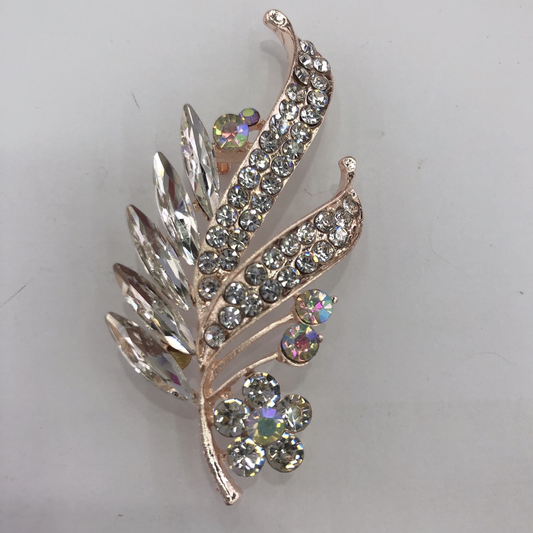 Leaf 🍂 high-end brooch coat, pin cardigan sweater coat, Korean-style luxurious and elegant clothing