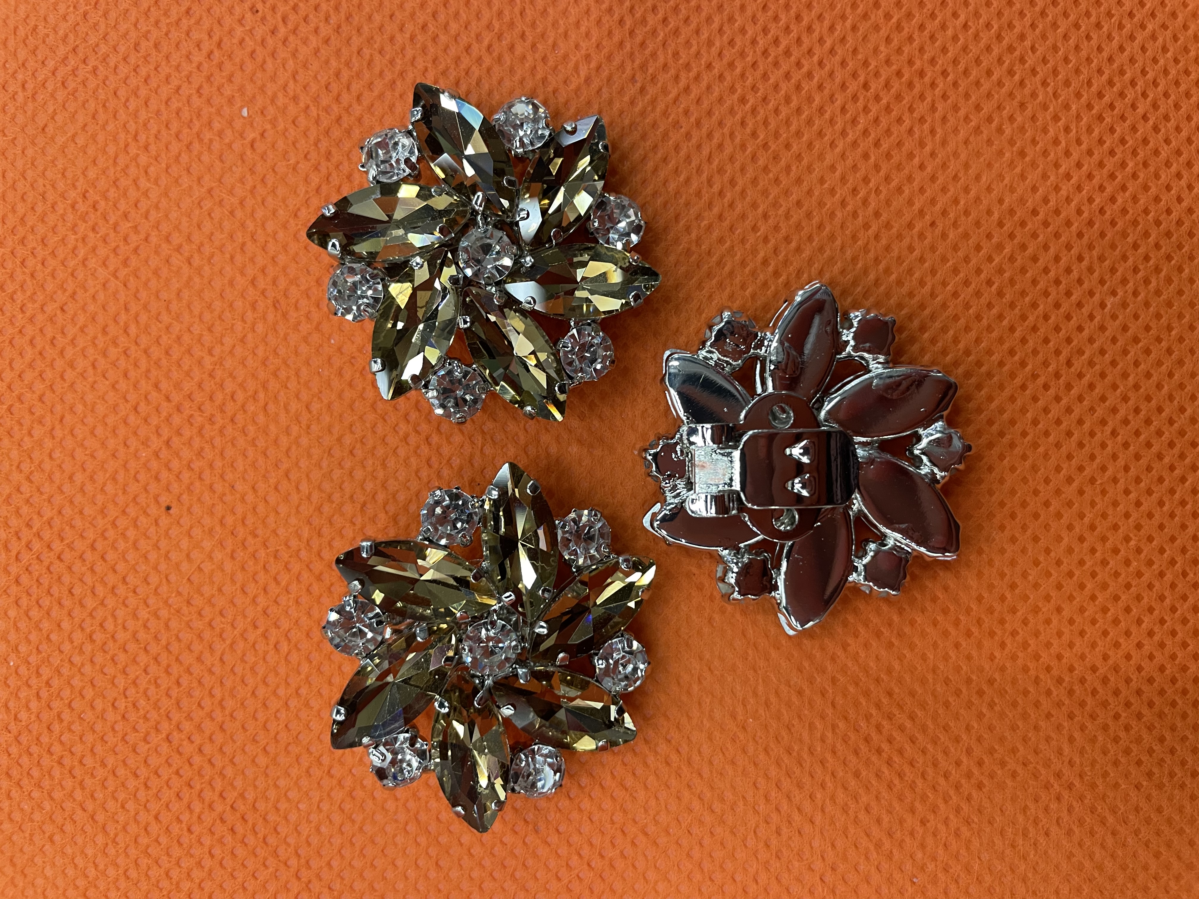 أزرار، أزرار، أزرار، أزرار detail image 7