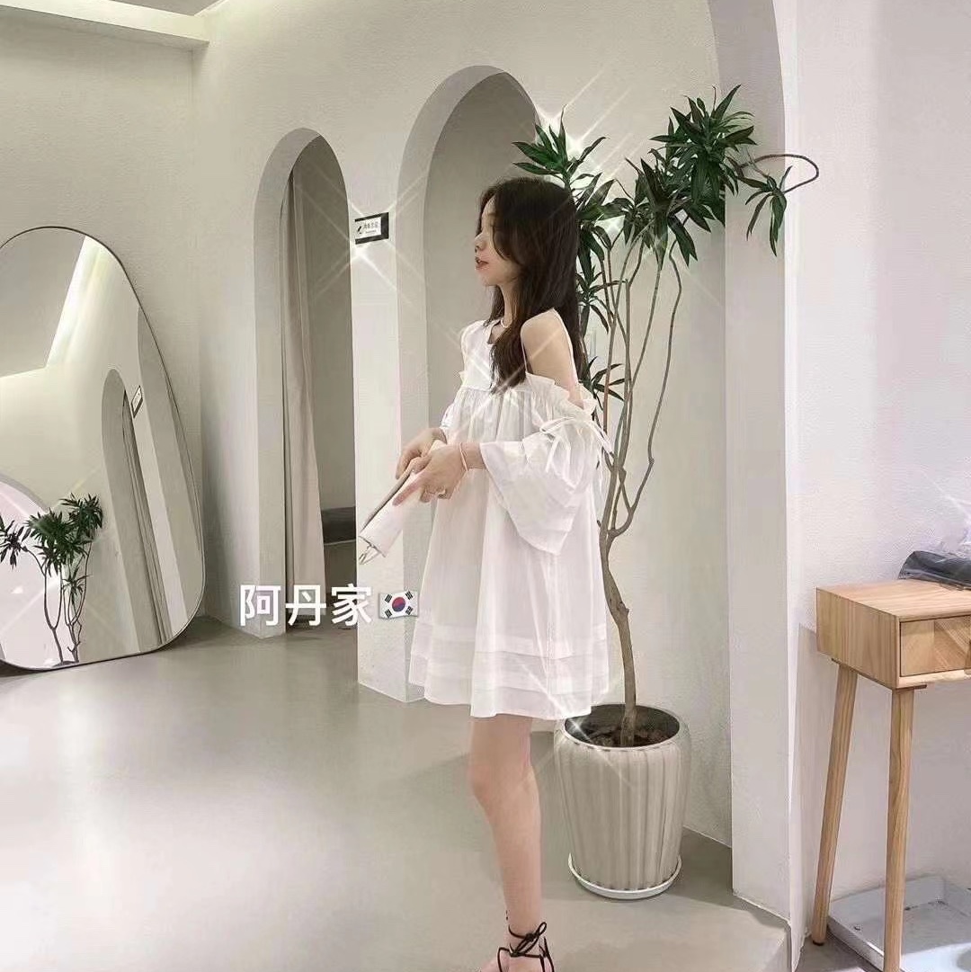 Off-the-shoulder top