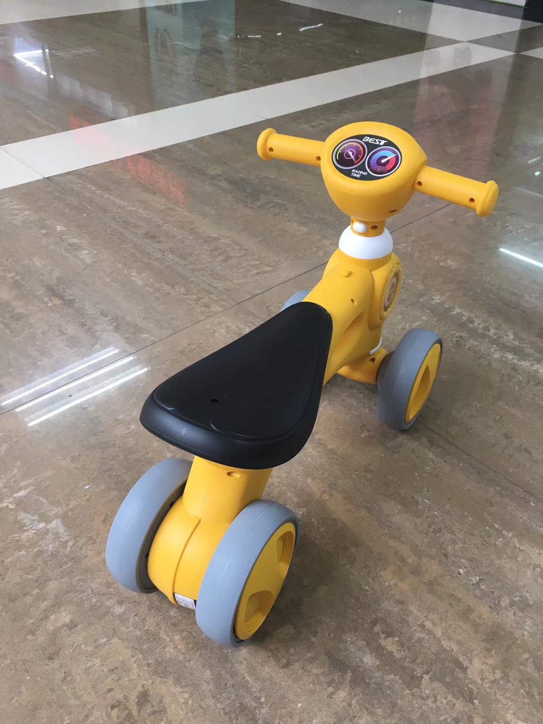 锋达6825高品质平衡四轮车！锻炼宝宝平衡能力！童车详情图5