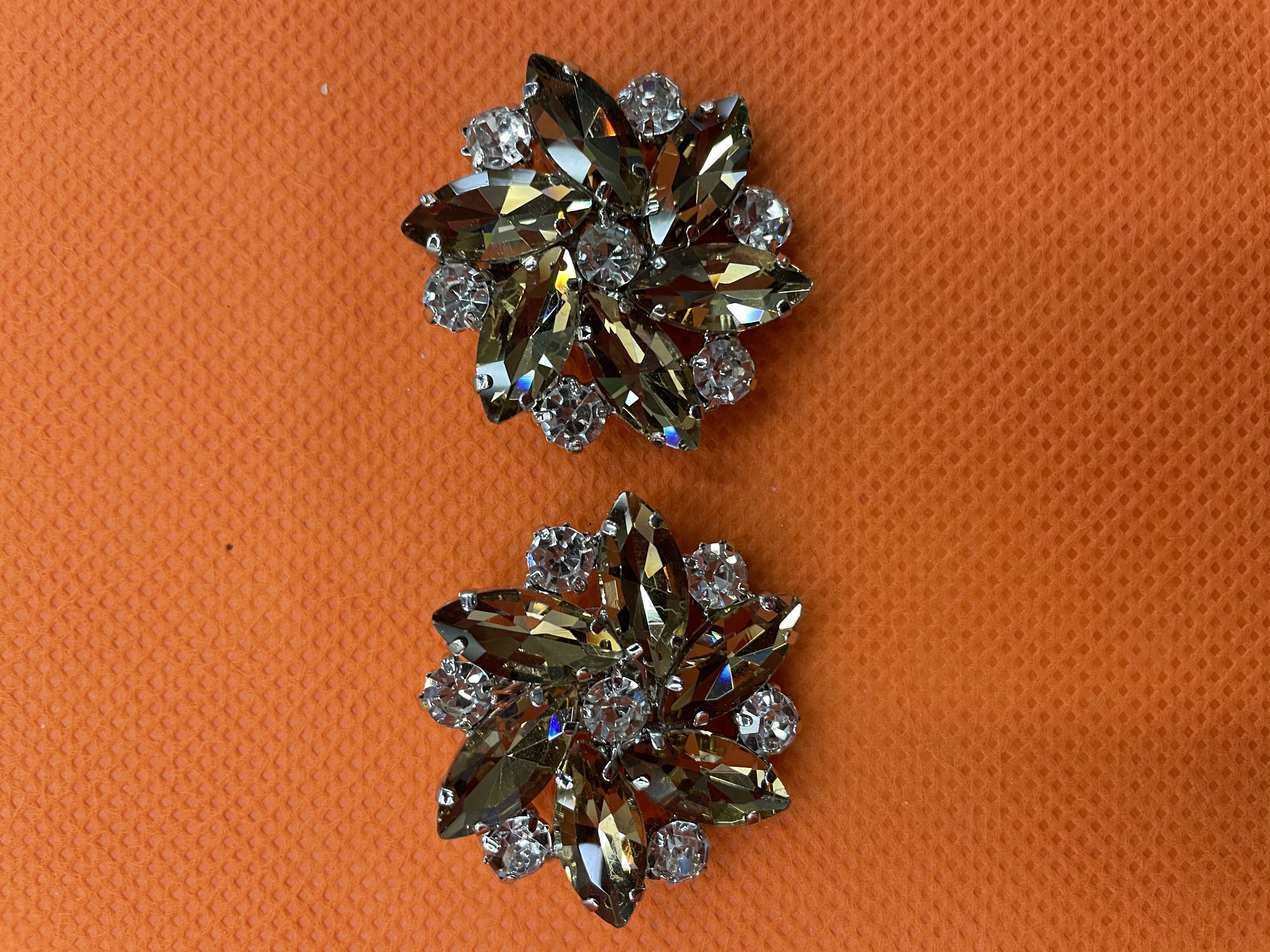أزرار، أزرار، أزرار، أزرار detail image 8