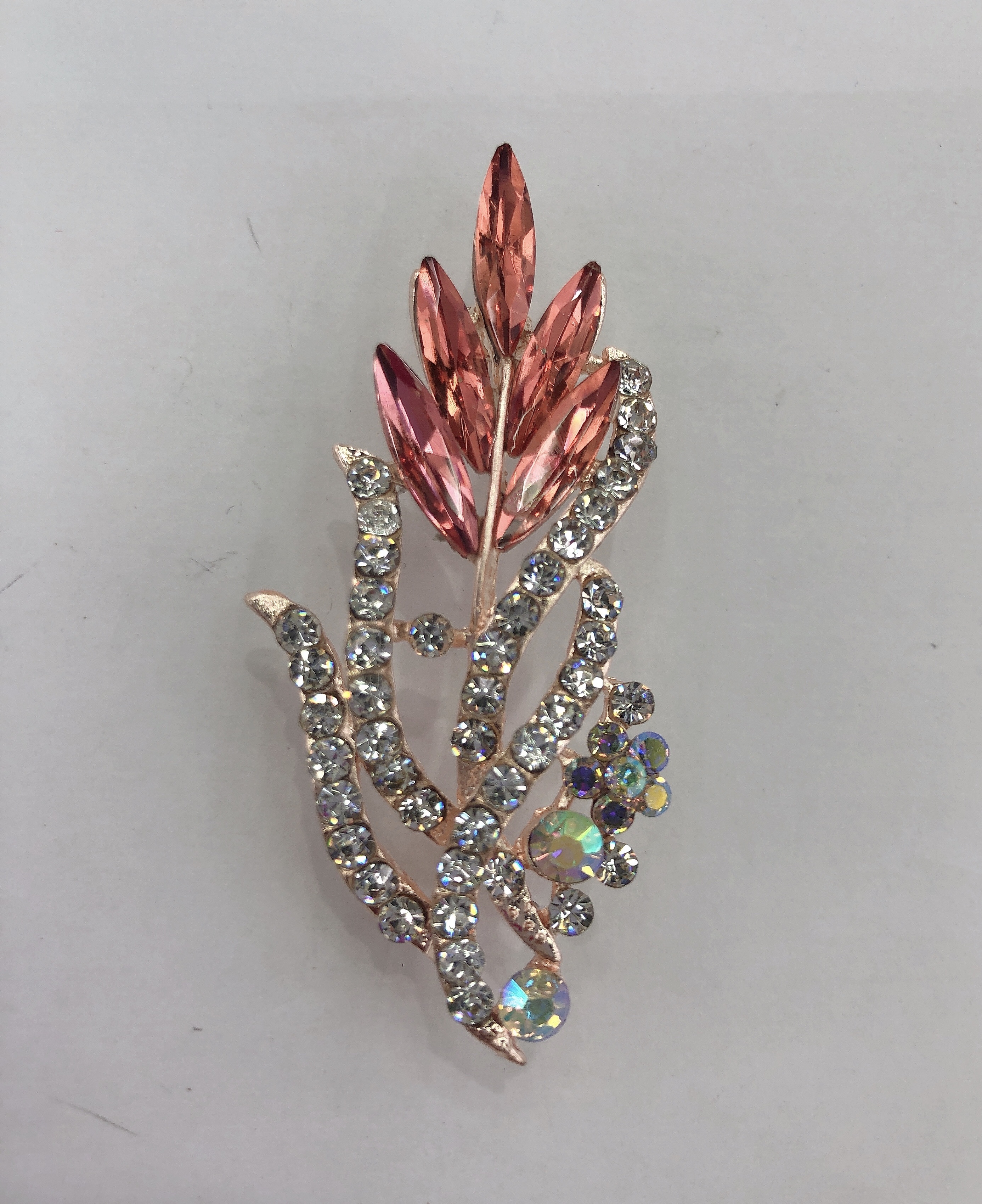 European and American fashionable, simple and elegant, high-end corsage with small rhinestones set in glass Specification image