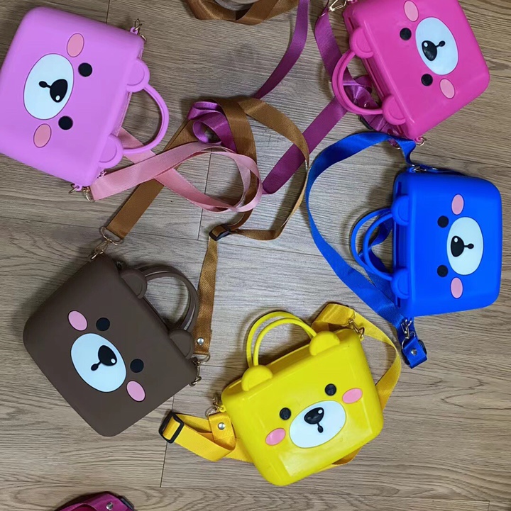 方形熊大号手提包图