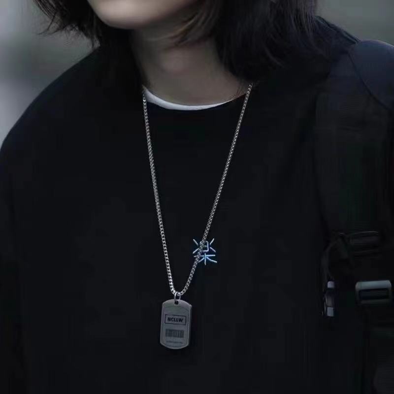 方牌吊坠项链男潮嘻哈个性复古钛钢饰品挂件产品图