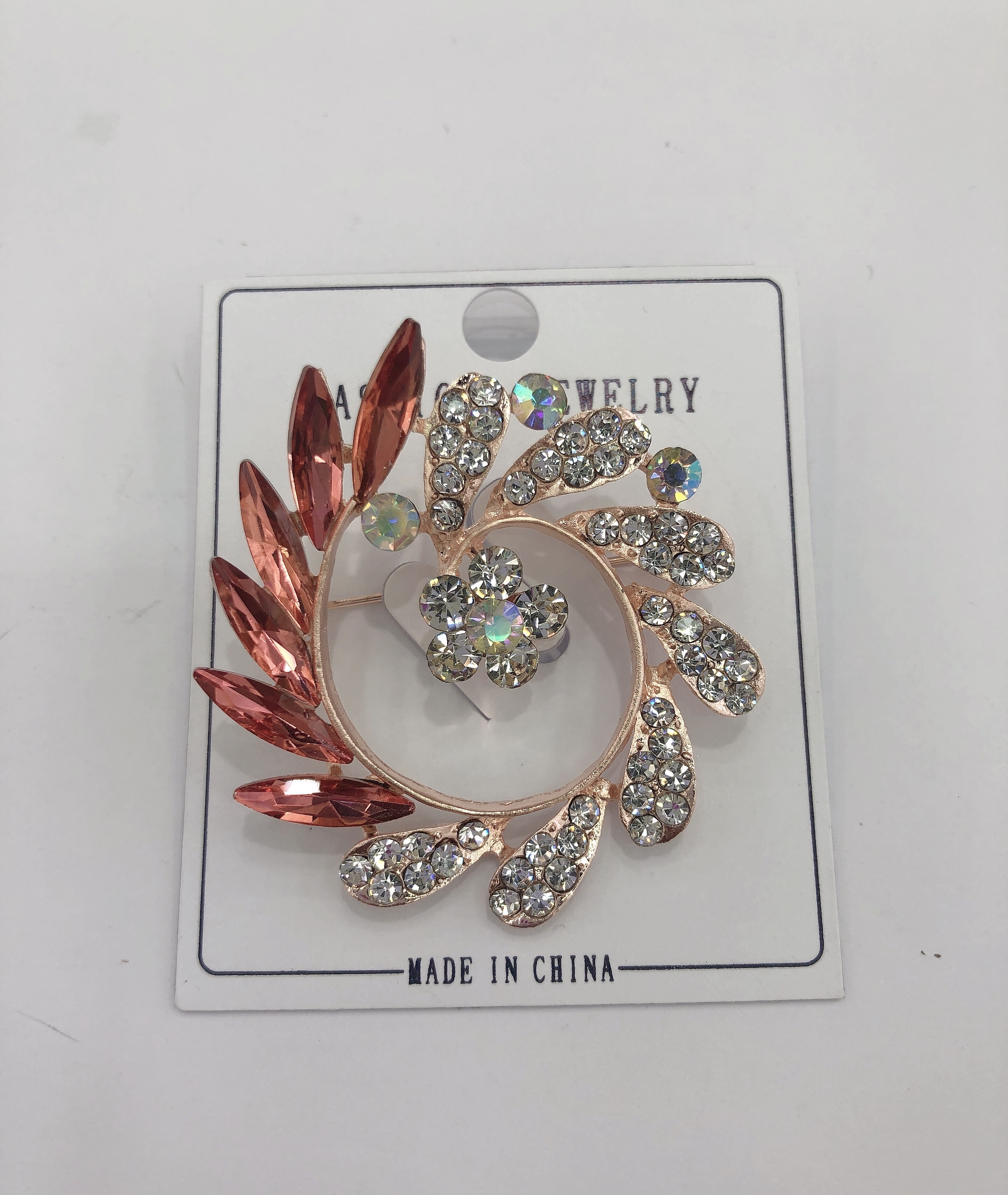 Korean elegant female brooch, fashionable shawl, sweater coat, creative, versatile and luxurious brooch details Picture