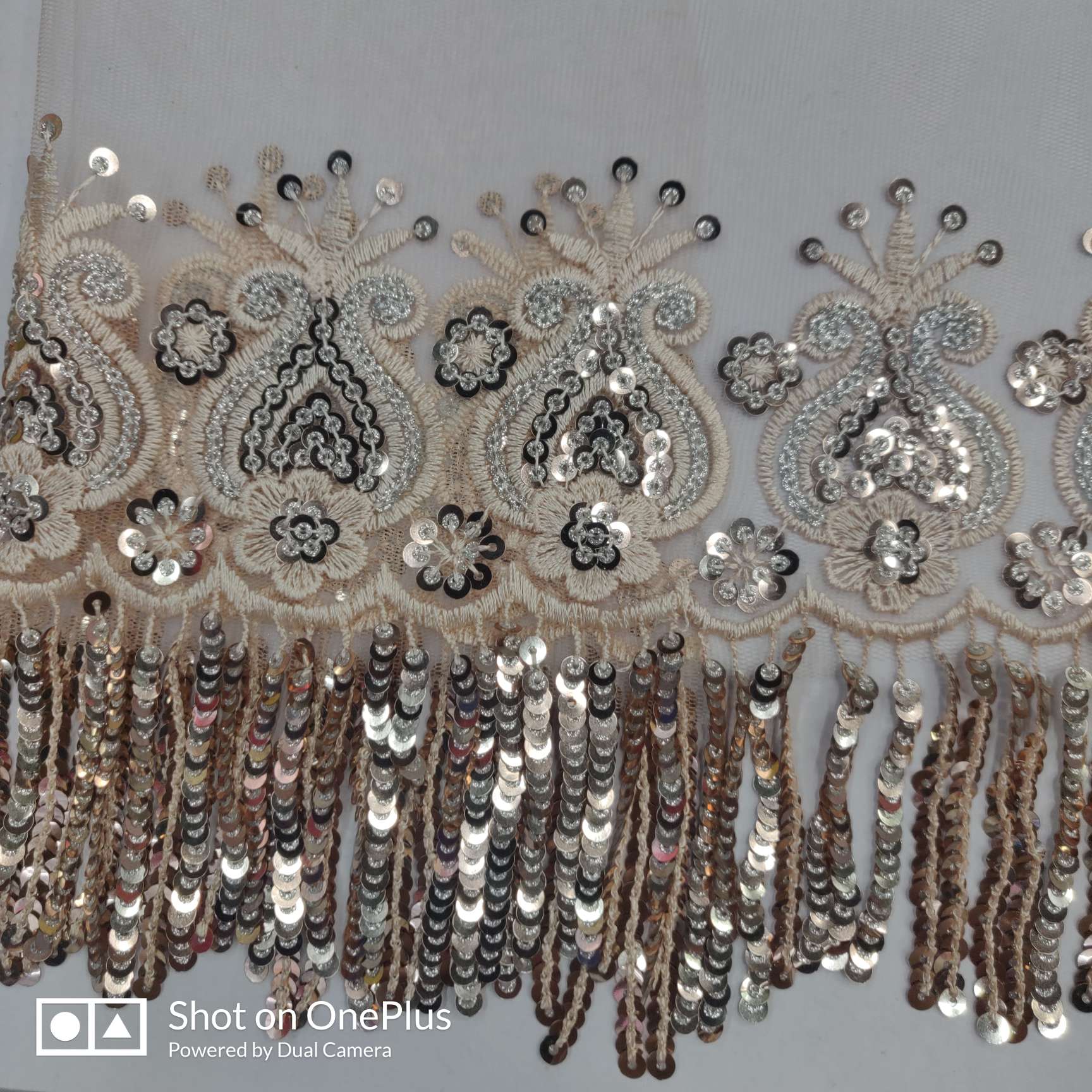 立体绣亮片花边详情图7